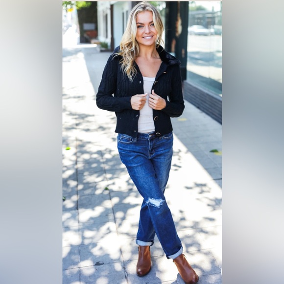 NWT ENTRO BLACK BUTTON DOWN FAUX FUR COLLAR CARDIGAN - Picture 7 of 8